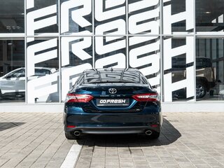 2018 Toyota Camry VIII (XV70), синий, 2782500 рублей, вид 4