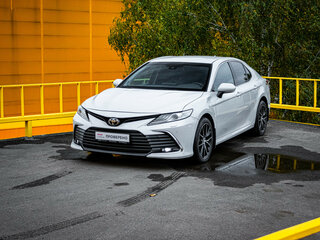 2021 Toyota Camry VIII (XV70) Рестайлинг, белый, 2519999 рублей, вид 1