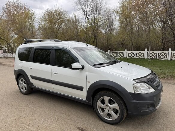 2019 Lada (ВАЗ) Largus Cross I, белый, 870000 рублей - вид 1
