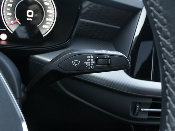2024 Audi Q6 50 TFSI, чёрный, 6590000 рублей - вид 11