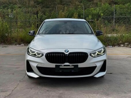 2022 BMW 1 серии 120i III (F52) Рестайлинг, белый, 1797000 рублей, вид 2