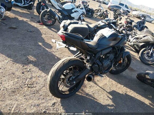 2025 Yamaha MT-07 (FZ-07), чёрный, 864682 рублей - вид 2