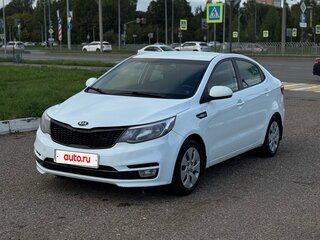 2017 Kia Rio III Рестайлинг, белый, 590000 рублей, вид 1