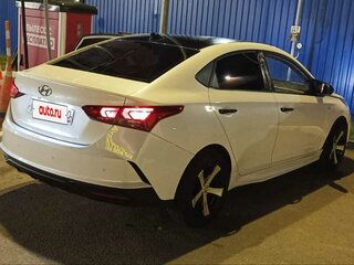 2021 Hyundai Solaris II Рестайлинг, белый, 1000000 рублей, вид 2