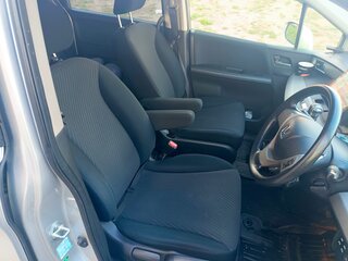 2013 Honda Freed I Рестайлинг, серебристый, 980000 рублей, вид 5