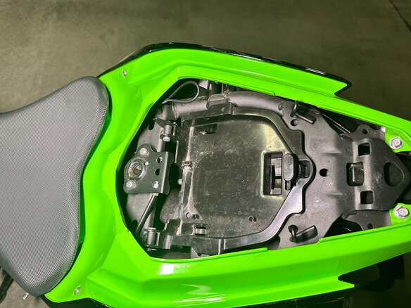 2021 Kawasaki Ninja 400, зелёный - вид 35
