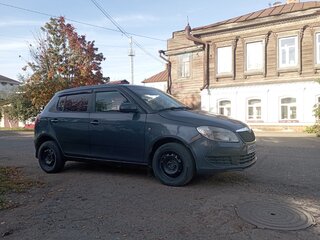 2011 Skoda Fabia II Рестайлинг, серый, 300000 рублей, вид 2