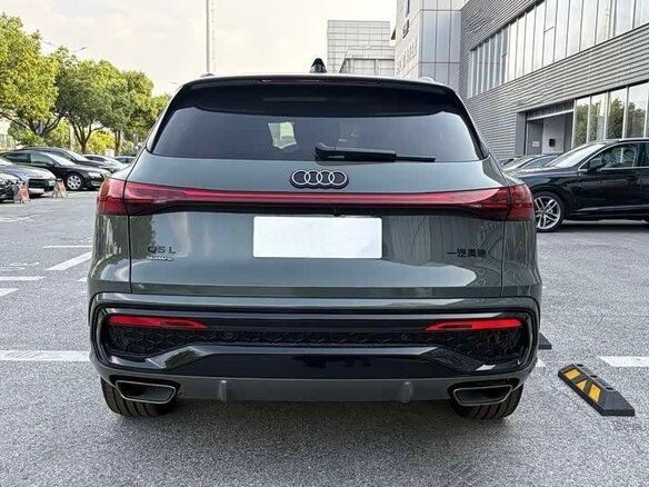 2026 Audi Q5 L III (GU), серый, 5720000 рублей - вид 4