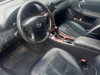 2001 Mercedes-Benz C-Класс 180 II (W203), чёрный, 400000 рублей, вид 5