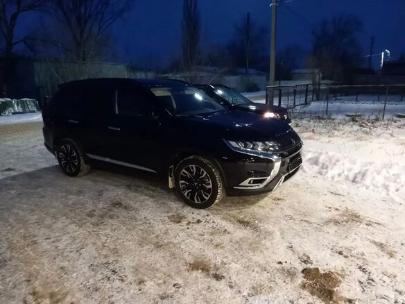 2021 Mitsubishi Outlander III Рестайлинг 3, чёрный, 3130000 рублей - вид 8