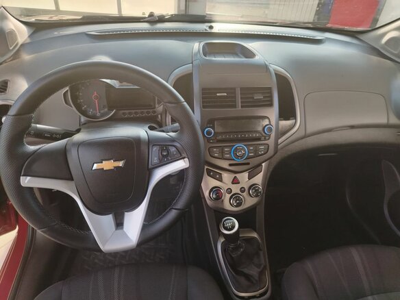 2015 Chevrolet Aveo II, красный - вид 13