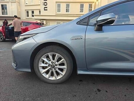 2022 Toyota Corolla XII (E210), синий, 1649999 рублей, вид 4