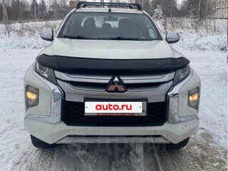 2020 Mitsubishi L200 V Рестайлинг, белый, 2100000 рублей, вид 1