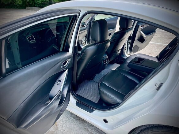 2015 Mazda 6 III (GJ) Рестайлинг, белый, 1400000 рублей - вид 17