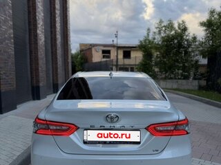 2021 Toyota Camry VIII (XV70) Рестайлинг, белый, 3400000 рублей, вид 2