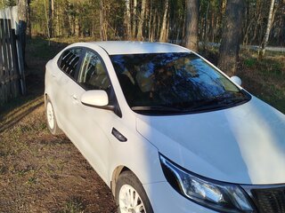 2014 Kia Rio 6-speed III, белый, 889000 рублей, вид 1
