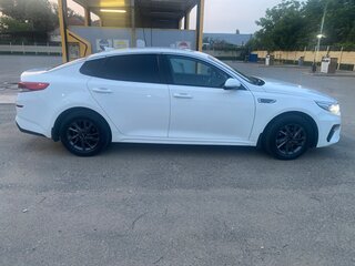 2019 Kia Optima IV Рестайлинг, белый, 1290000 рублей, вид 4