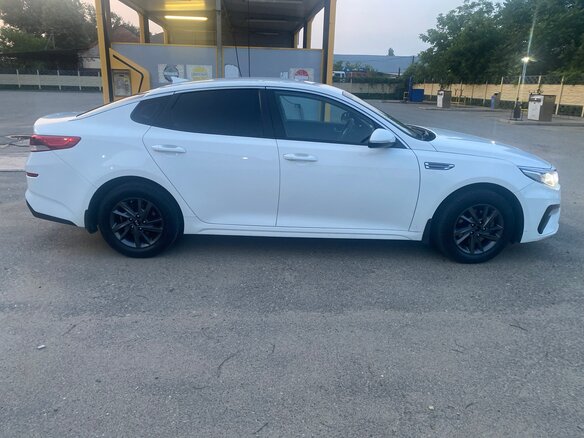 2019 Kia Optima IV Рестайлинг, белый, 1290000 рублей - вид 3