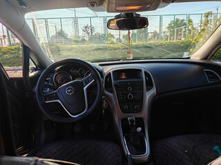 2011 Opel Astra J, серый, 630000 рублей, вид 1
