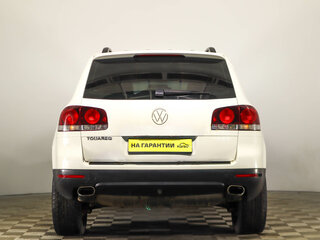 2008 Volkswagen Touareg I Рестайлинг, белый, 929000 рублей, вид 5