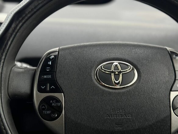 2010 Toyota Prius JDM II Рестайлинг (XW20), белый, 679000 рублей - вид 26