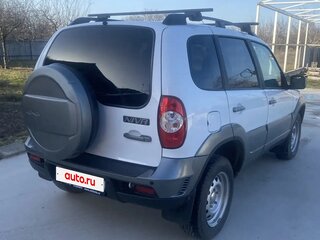 2018 Chevrolet Niva I Рестайлинг, белый, 870000 рублей, вид 4