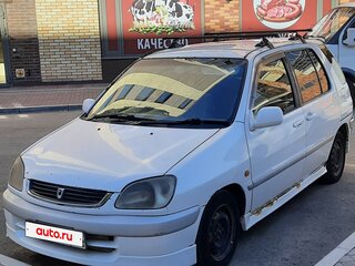 1999 Toyota Raum I, белый, 295000 рублей, вид 1