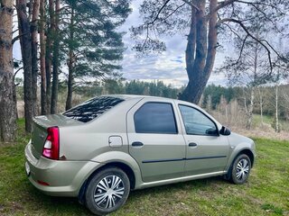 2010 Renault Logan I Рестайлинг, бежевый, 330000 рублей, вид 3