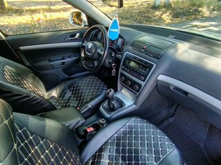 2013 Skoda Octavia II (A5) Рестайлинг, серебристый, 920000 рублей, вид 3