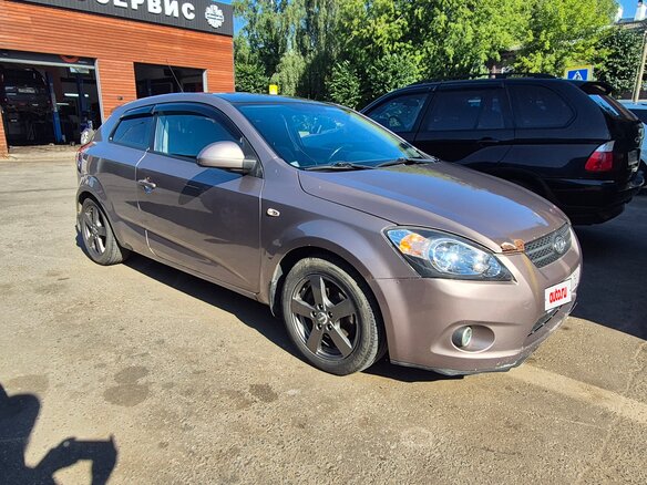 2008 Kia Ceed I, бежевый - вид 1
