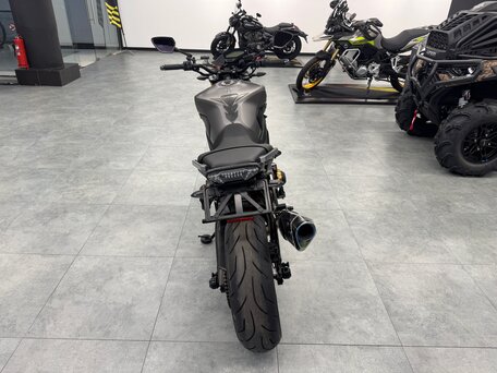 2016 Yamaha MT-09 (FZ-09), серый, 730000 рублей, вид 4