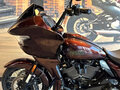 2024 Harley-Davidson CVO Road Glide, пурпурный, 5450000 рублей - вид 5