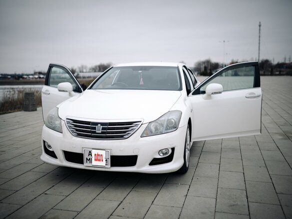 2009 Toyota Crown XIII (S200), белый, 1880000 рублей - вид 2