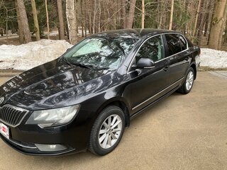 2013 Skoda Superb DSG II Рестайлинг, чёрный, 820000 рублей, вид 1