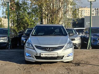 2016 Hyundai Solaris I Рестайлинг, серебристый, 629000 рублей, вид 2