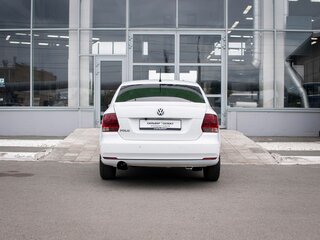 2016 Volkswagen Polo V Рестайлинг, белый, 670000 рублей, вид 4