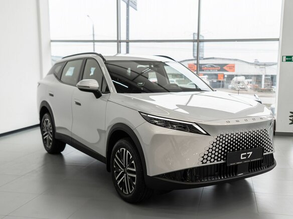 2026 Omoda C7, серебристый, 3299000 рублей