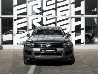 2010 Volkswagen Touareg II, серый, 1590000 рублей, вид 3