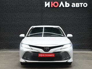 2018 Toyota Camry VIII (XV70), белый, 2560000 рублей, вид 2