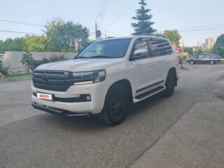 2017 Toyota Land Cruiser 200 Series Рестайлинг 2, белый, 5015000 рублей, вид 2