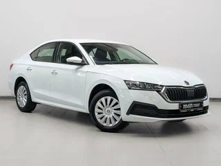 2021 Skoda Octavia IV (A8), белый, 2315000 рублей, вид 3
