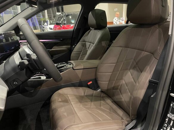 2025 BMW 5 серии 530Li xDrive VIII (G60/G61/G68), чёрный - вид 15