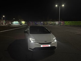 2023 Toyota Prius V (XW60), белый, 3500000 рублей, вид 4
