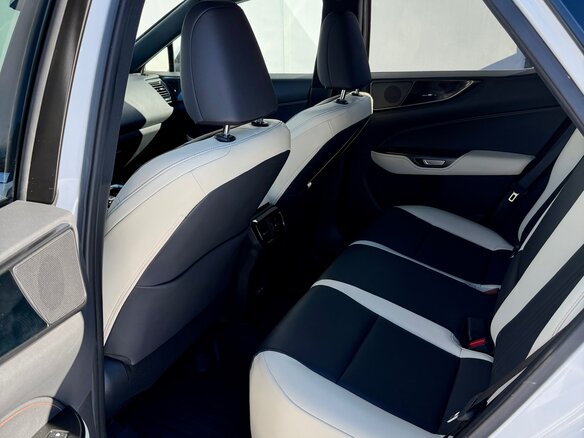 2022 Lexus NX 350 II, белый, 5800000 рублей - вид 6