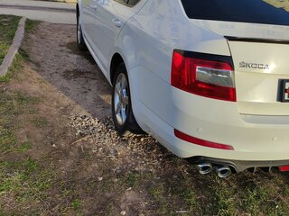 2015 Skoda Octavia III (A7), белый, 1150000 рублей, вид 4
