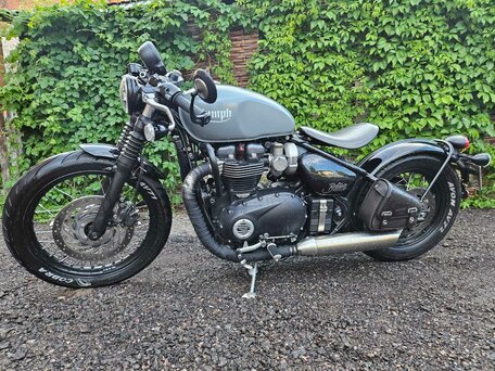 2017 Triumph Bonneville Bobber, серый, 1350000 рублей, вид 4