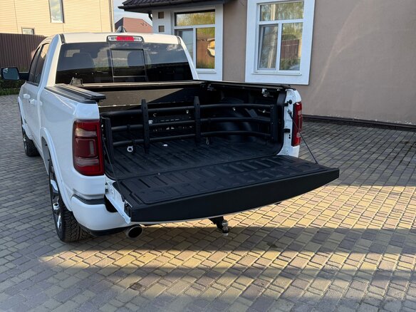 2019 Ram 1500 Crew Cab V, белый, 7000000 рублей - вид 7