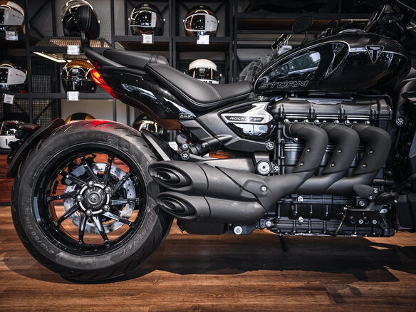 2026 Triumph Rocket 3, серый, 3200000 рублей - вид 5