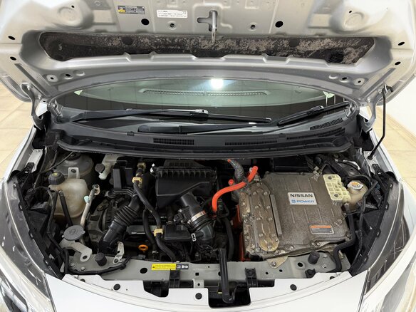 2020 Nissan Note e-Power II Рестайлинг, серебристый, 1300000 рублей - вид 28