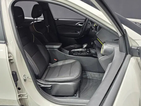 2025 Chevrolet Trax II, белый, 1700000 рублей, вид 5